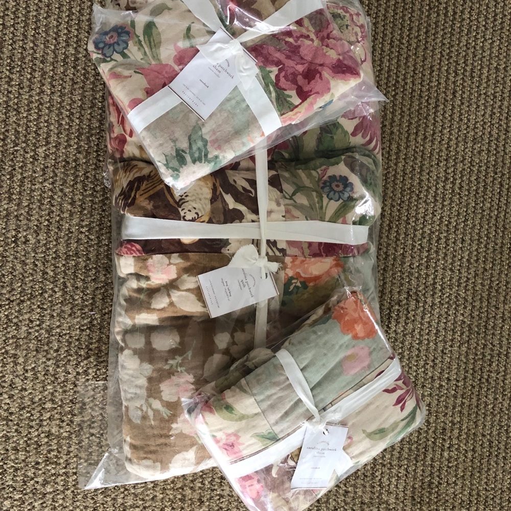 BNWT, Pottery Barn Carolina  King quilt and shams